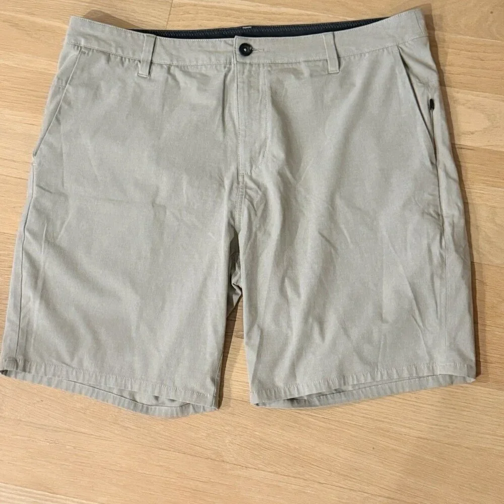 Vuori Shorts Mens 36 Khaki Tan Aim Chino Stretch Zip Pocket V368